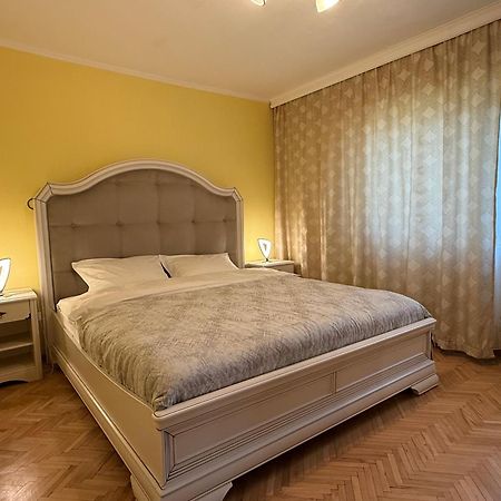 Apartment Palace Of Parliament Bucureşti Eksteriør bilde